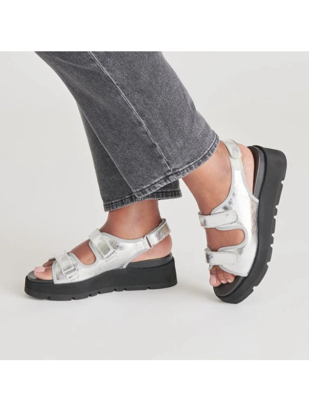 Dolce Vita Women's Silver Triple-Strap Platform Dad Sandals with Cushioned Sole